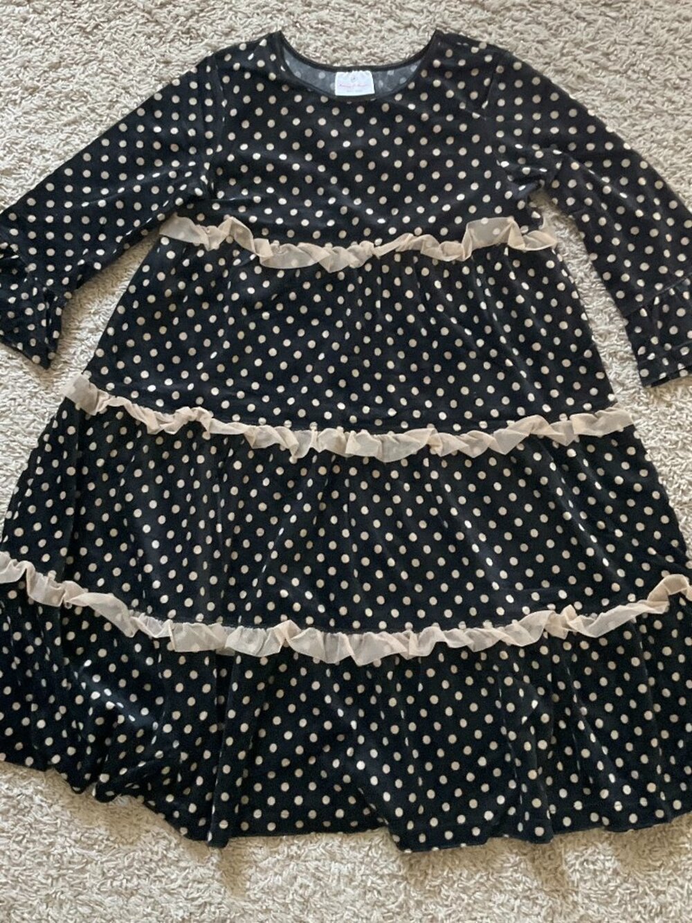 Hanna Andersson Tiered Velvet Dress in Polka Dots. Size  140 (US 10). Black Natu